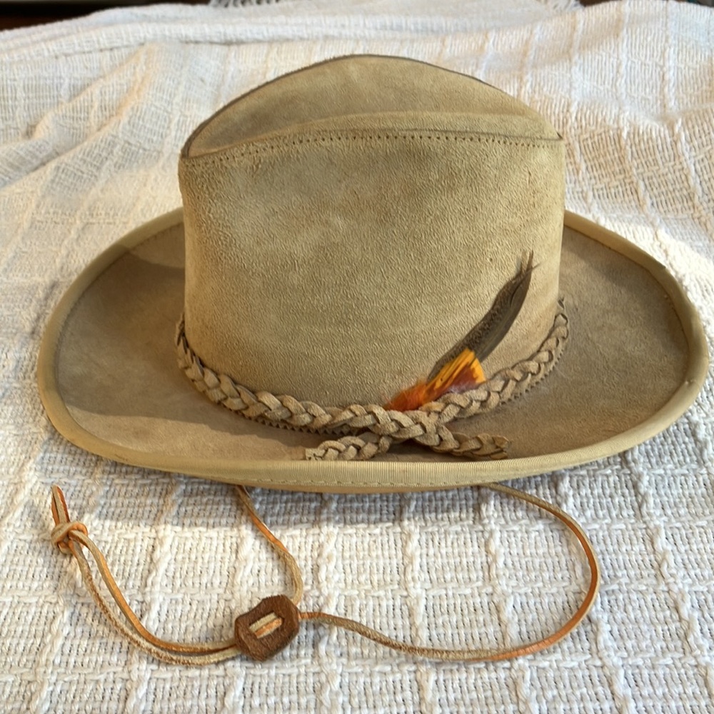 Herschel cowgirl/boy hat,M vintage camel suede leather. USAmade Hershel/StLouis.